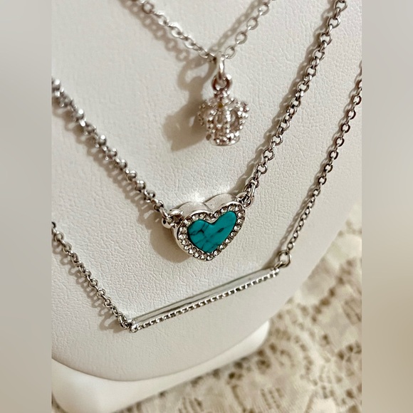 Like NEW!! Juicy Couture 3 Tiered Layered Crown Heart Rhinestone Necklace - Picture 6 of 7